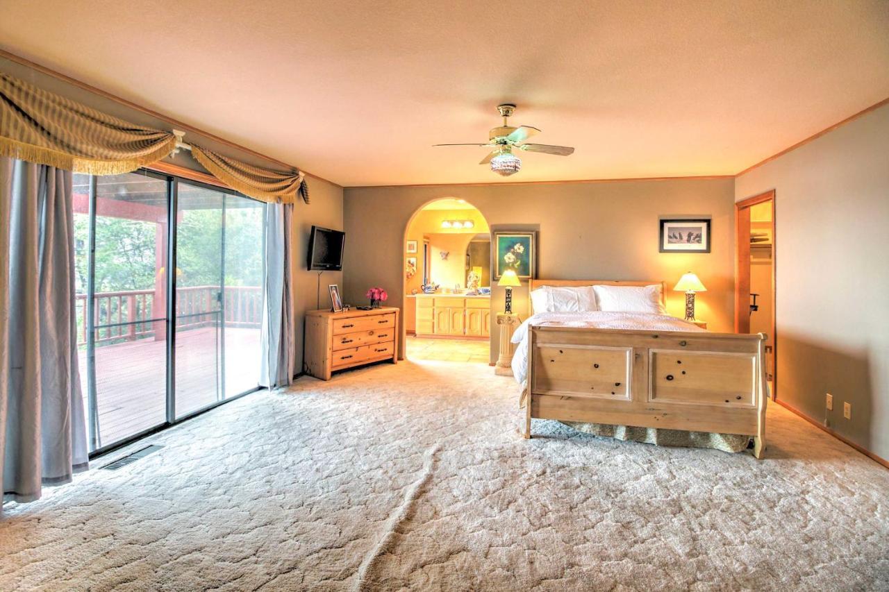 Spacious Kelseyville Home With Large Lakefront Deck! Eksteriør bilde